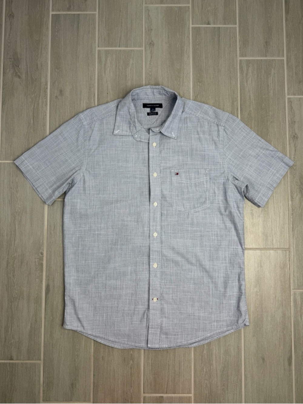 Tommy Hilfiger Men’s Classic Fit Short Sleeve Button Down Shirt Size Medium